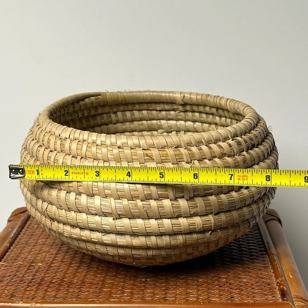 NEW PINE NEEDLE HAND WOVEN BASKET MADE IN GUATAMALA